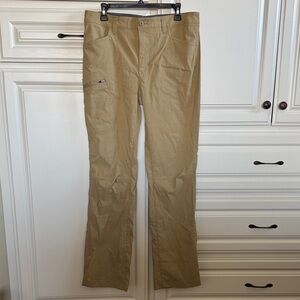 Eddie Bauer Men's Cargo Pants in Tan